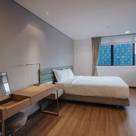 Novotel Living Singapore Orchard Экстерьер фото